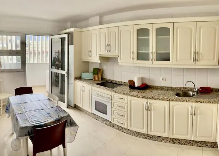 Sun Paradise Beach, Wifi, Sea Views, And Pool * Адехе