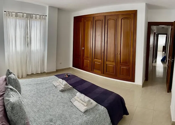 Sun Paradise Beach, Wifi, Sea Views, And Pool Lejlighed