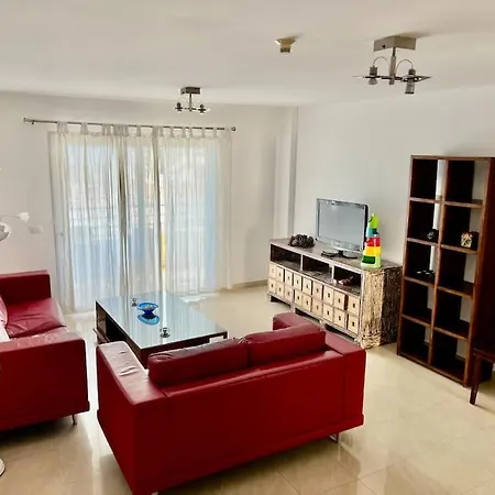 Appartamento Sun Paradise Beach, Wifi, Sea Views, And Pool